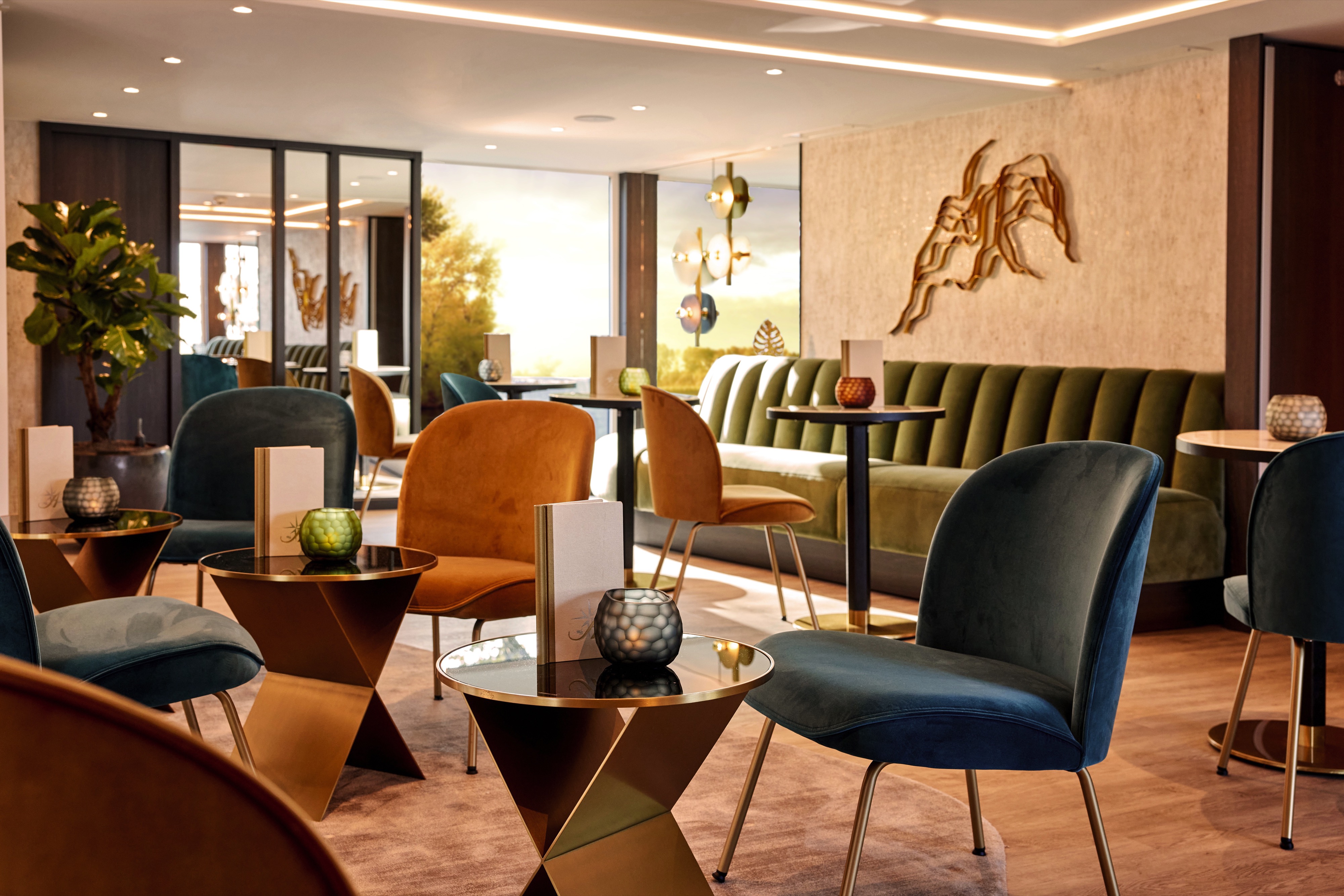 AMADEUS Riva Café Vienna ©Lueftner Cruises Amadeus Tom Yasny.jpg